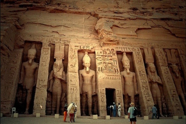 Luxor to Abu Simbel Short Break